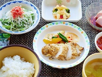 株式会社LEOC（レオック）※首都圏エリア 求人 毎日のお食事を美味しく、そして楽しく食べていただけるよう、メニュー作りと手作りにこだわった料理を提供しています。