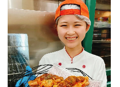 「ベーカリーハウス・マイ 東久留米店」「パンステージ・マイ 東伏見店」「ベーカリーハウス・マイ フィルス店」 求人 基本的に転勤なしで将来設計がたてやすいのと、社員たちも小さな子供がいたりと、子育てへの理解がある職場です。