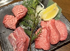 「焼肉たかやま」／株式会社CTM 求人 九州No.1黒毛和牛の呼び声高い「黒樺牛」をメインに、多くの種類を扱います。