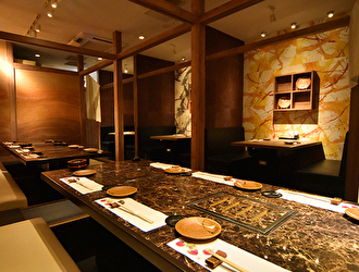 「炙り コギヤ 町屋」「肉匠 コギヤ 宴庭 五反田」／KOGIYA GROUP（株式会社 廣村商事） 求人